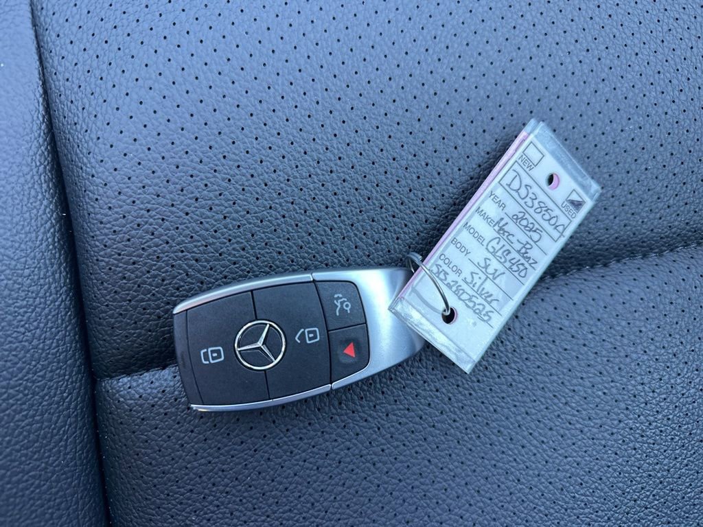 Used 2025 Mercedes-Benz GLS 450 4MATIC image 40