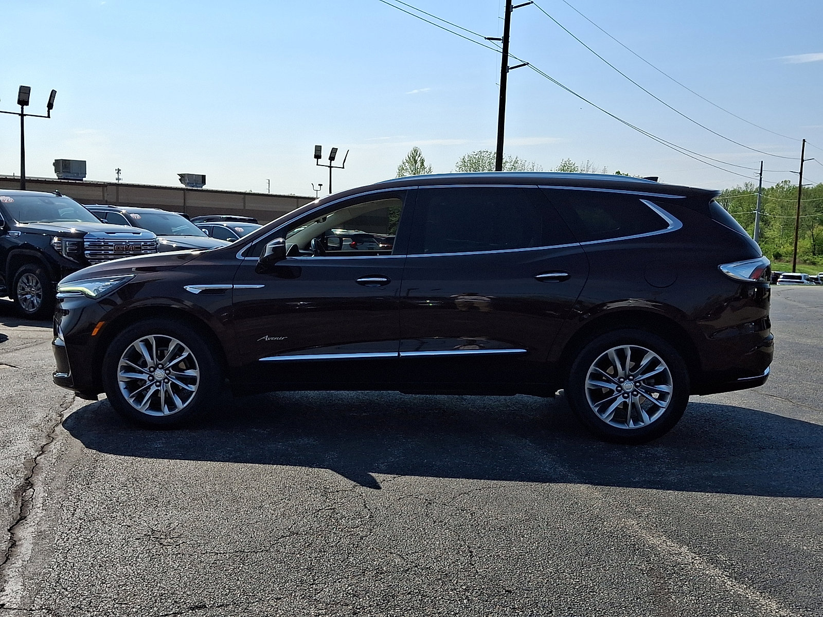 Used 2022 Buick Enclave Avenir w/ Avenir Technology Package AWD/4WD image 5