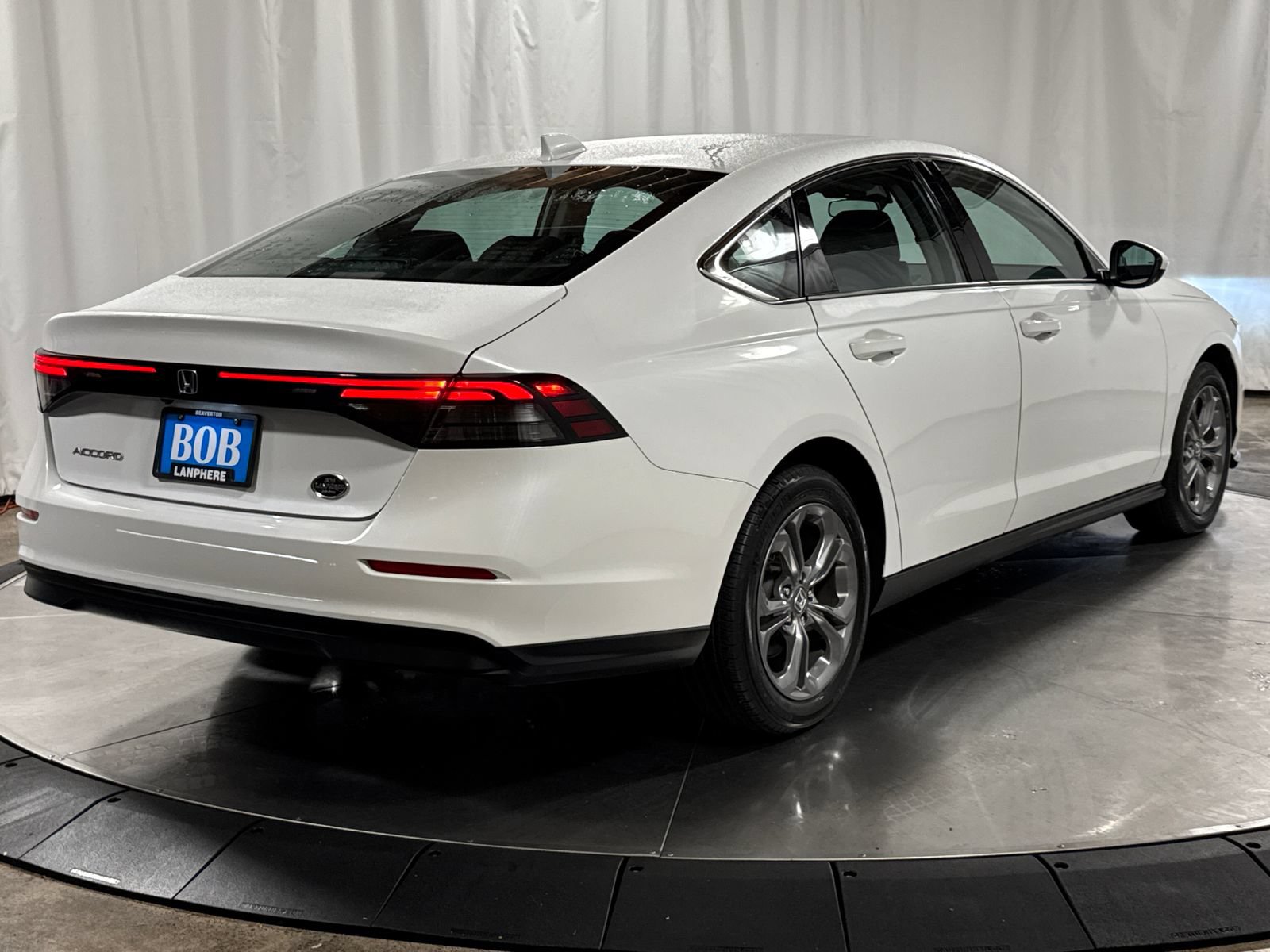 Used 2023 Honda Accord EX image 10