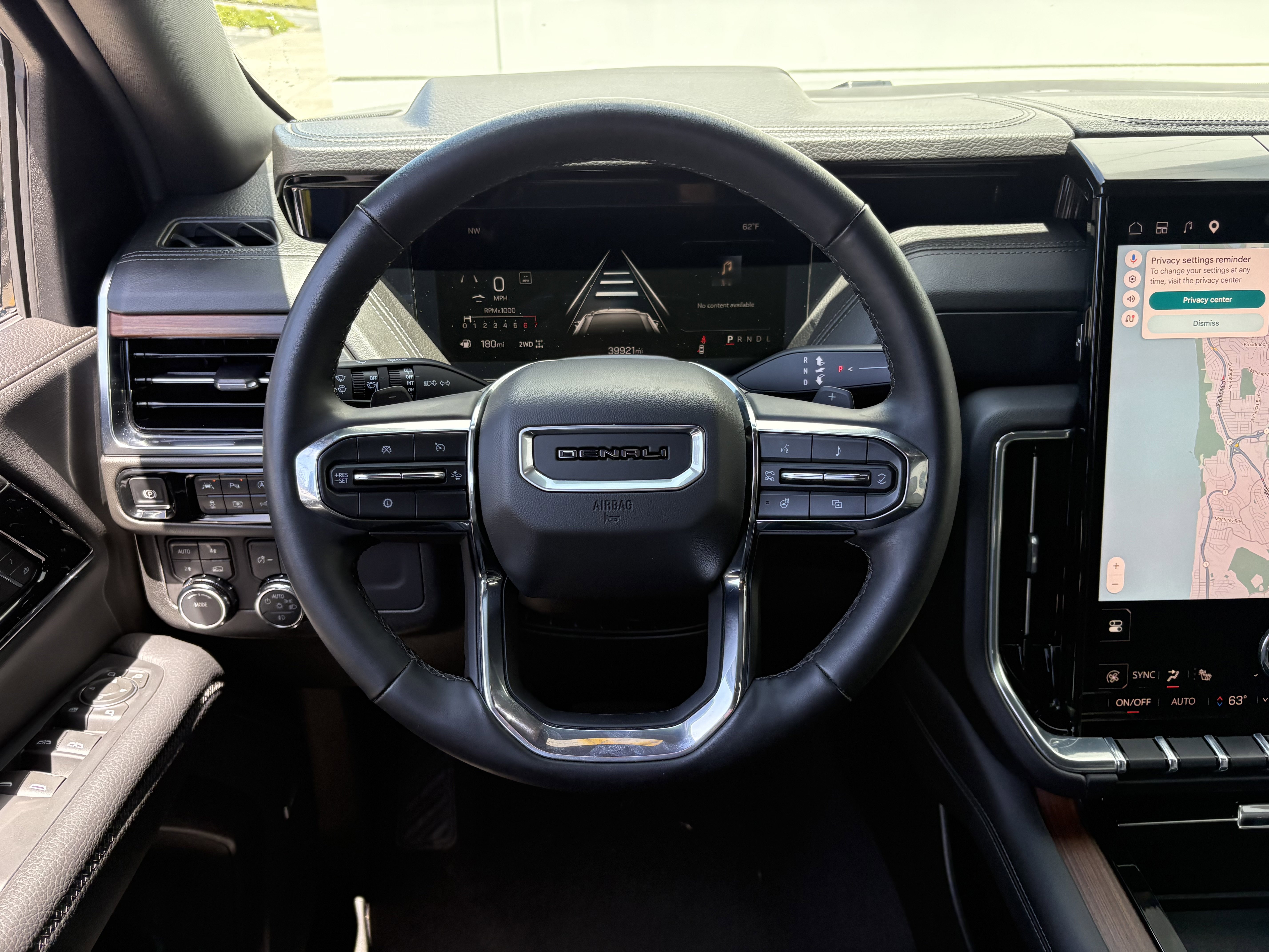Used 2025 GMC Yukon XL Denali AWD/4WD image 17