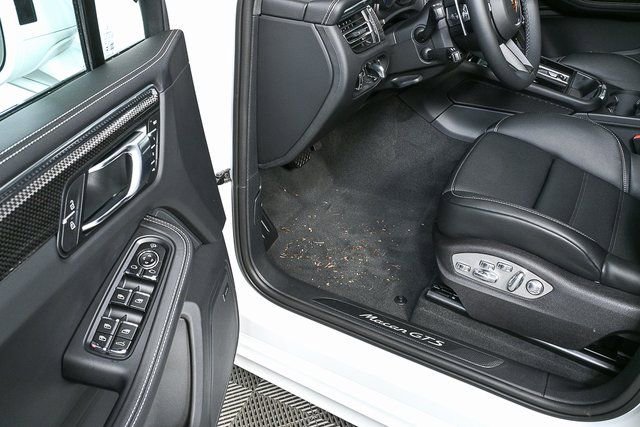 New 2026 Porsche Macan GTS image 10