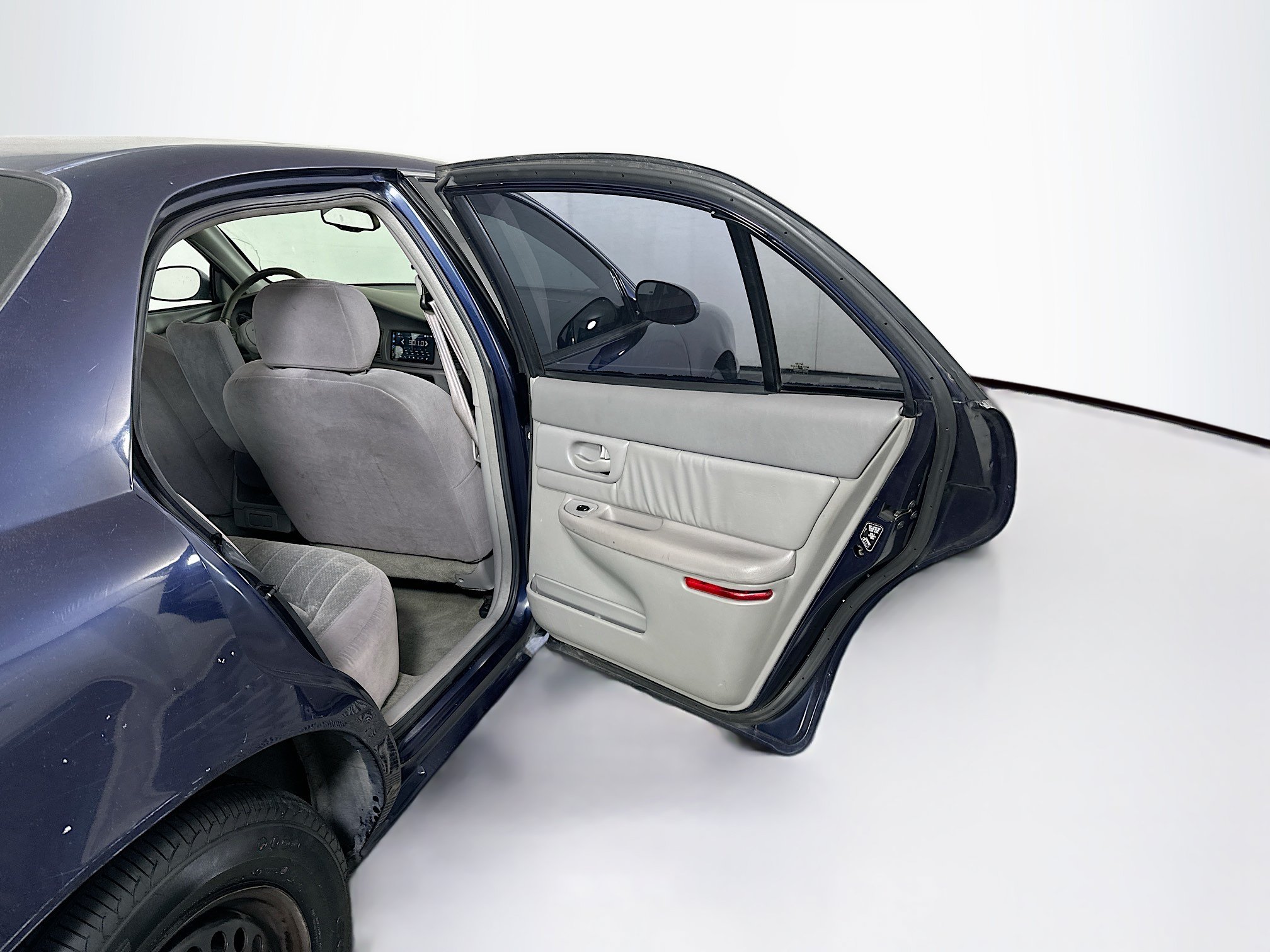Used 2000 Buick Century Custom w/ Elite Pkg FWD image 25