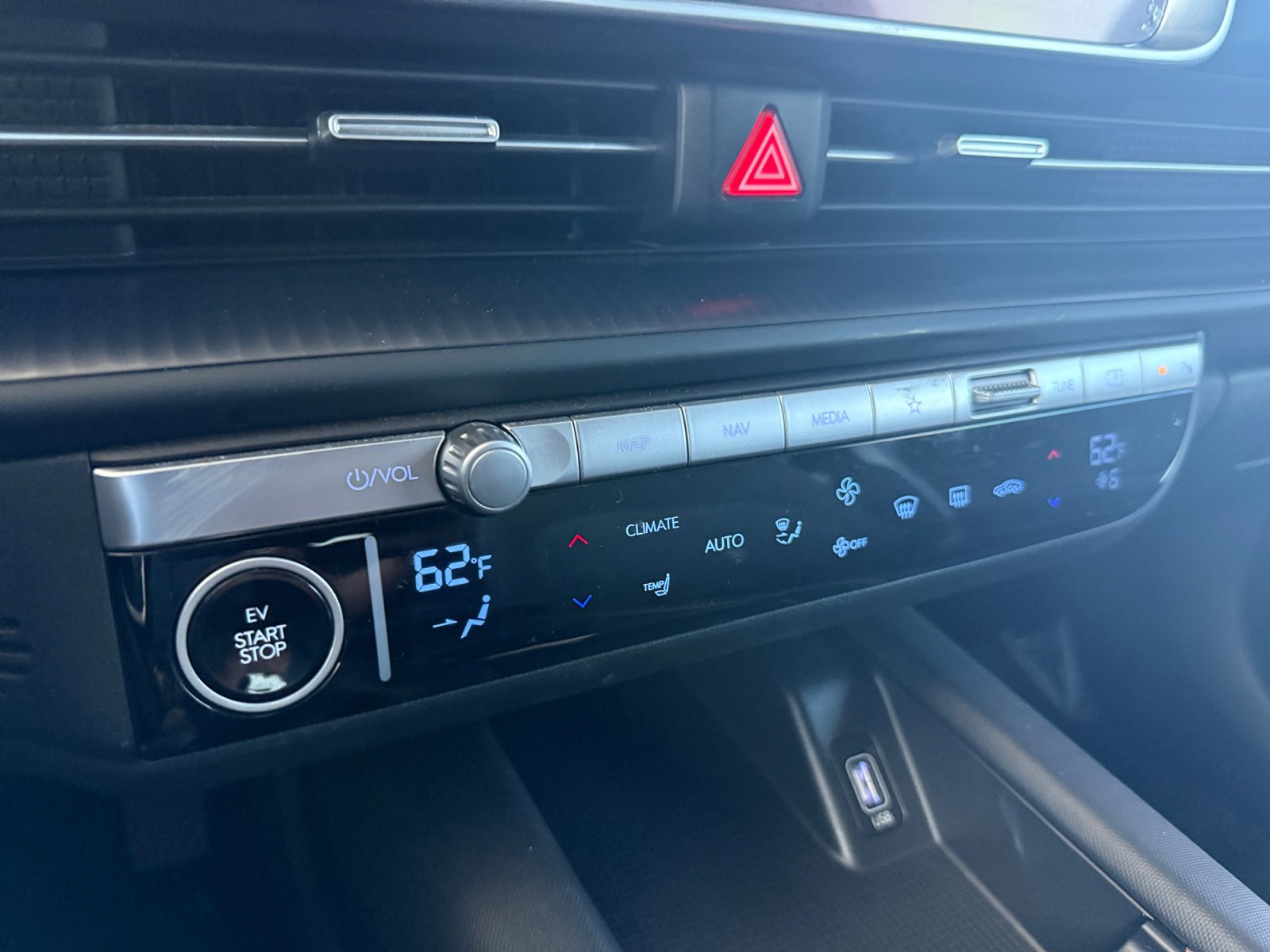 Used 2023 Hyundai Ioniq 6 SE image 17