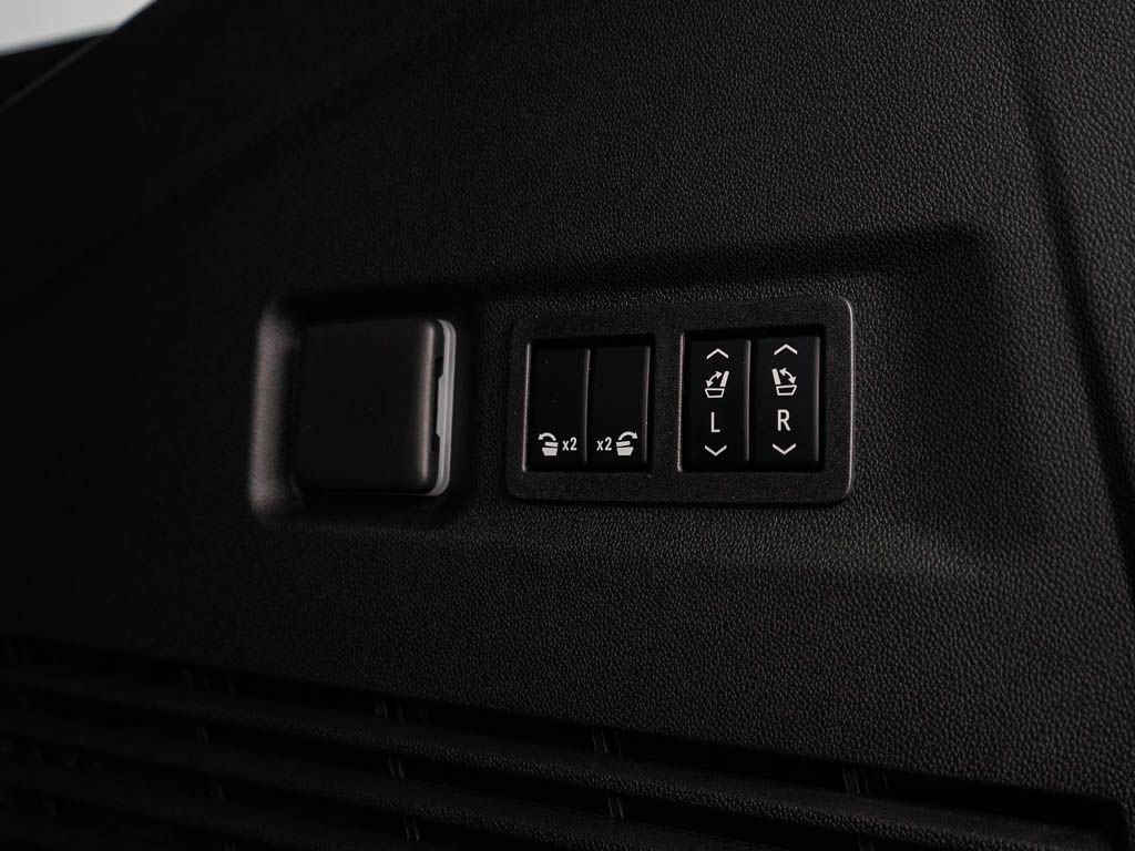 New 2026 GMC Yukon XL Denali w/ Denali Reserve Package image 9