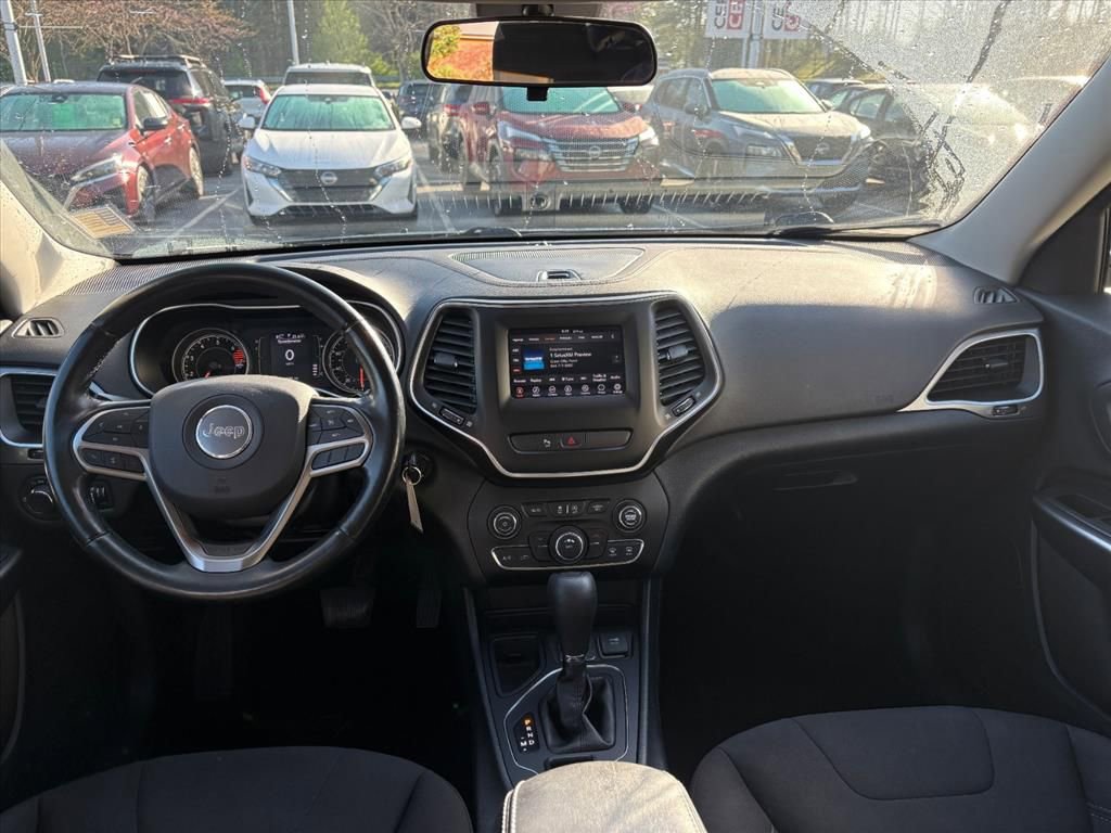 Used 2020 Jeep Cherokee Latitude w/ Cold Weather Group image 8