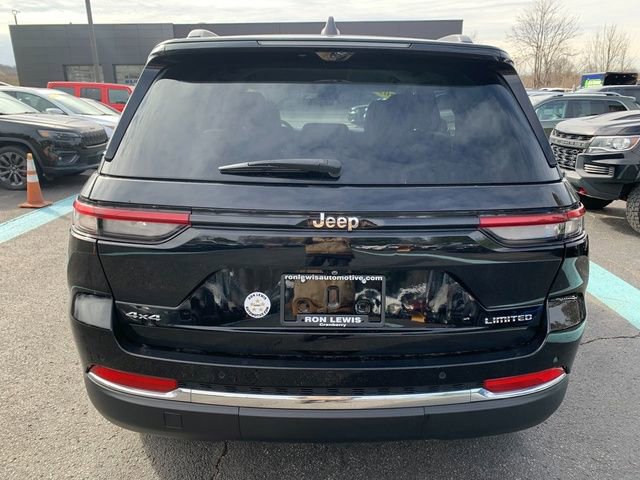 Used 2023 Jeep Grand Cherokee Limited w/ Luxury Tech Group II image 4