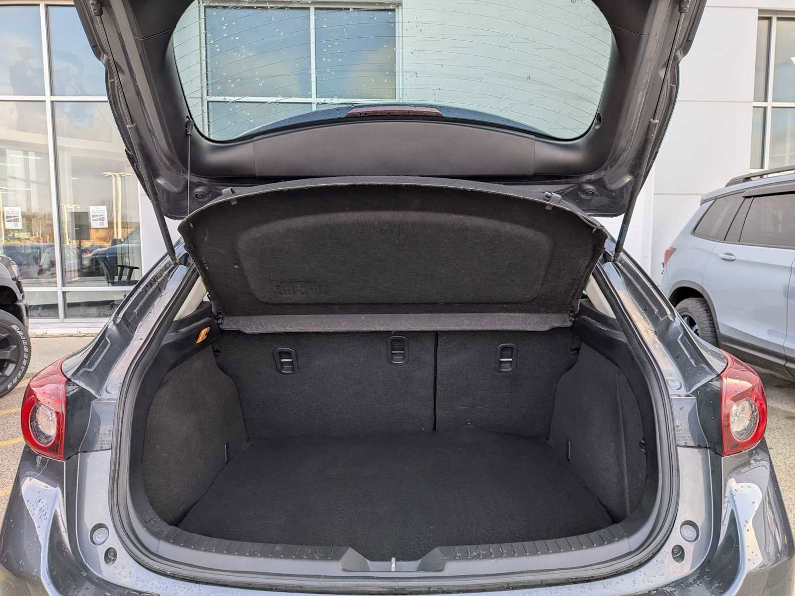 Used 2016 MAZDA MAZDA3 i Touring w/ Popular Equipment Package image 33