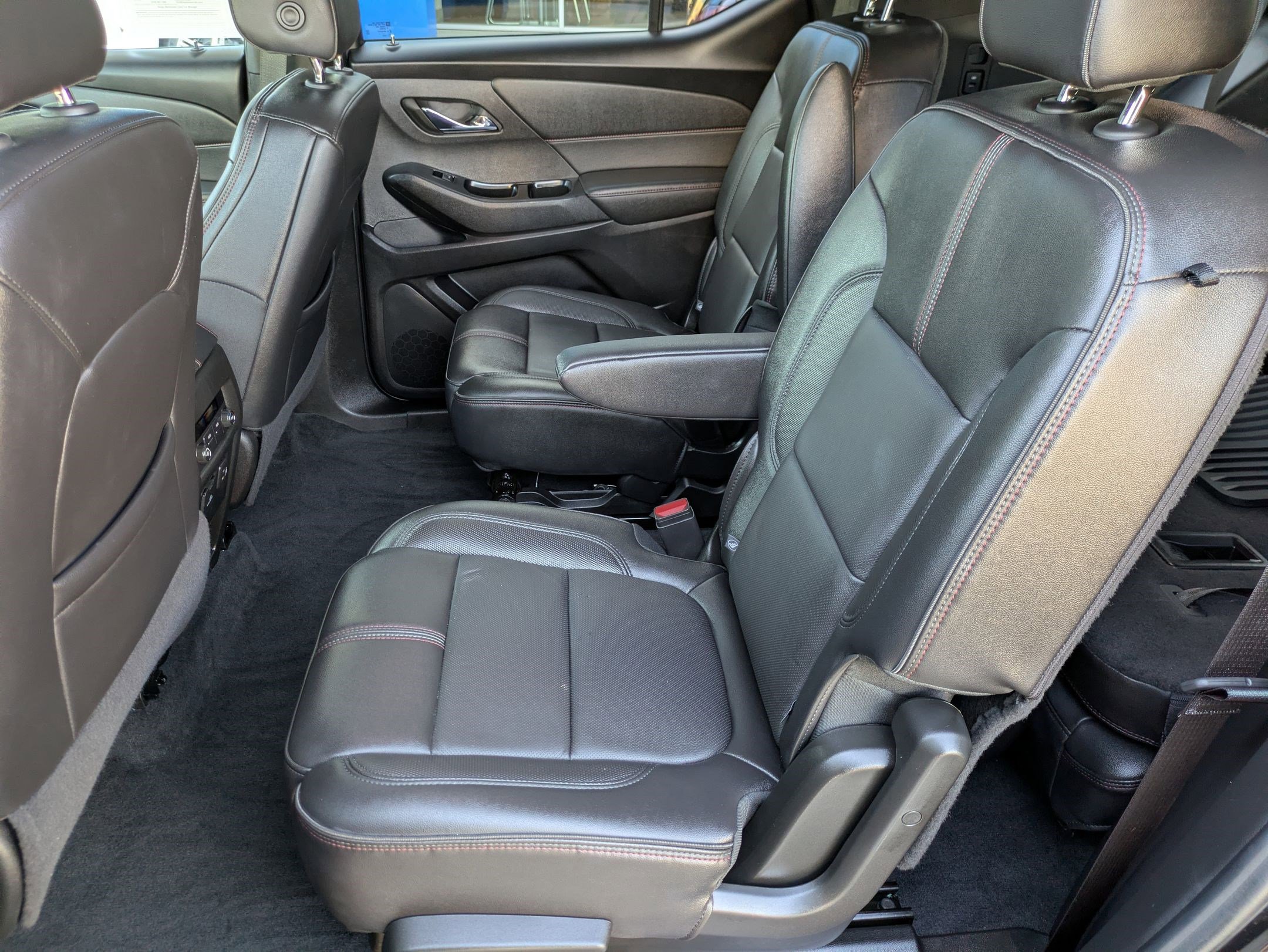 Used 2023 Chevrolet Traverse RS image 24