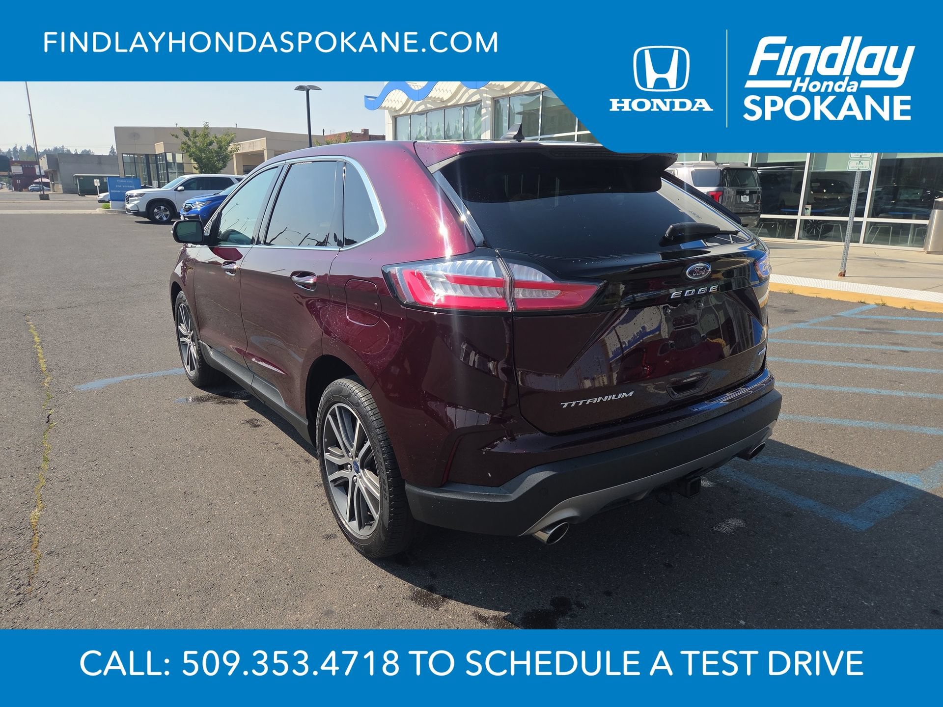 Used 2022 Ford Edge Titanium w/ Equipment Group 301A AWD/4WD image 3