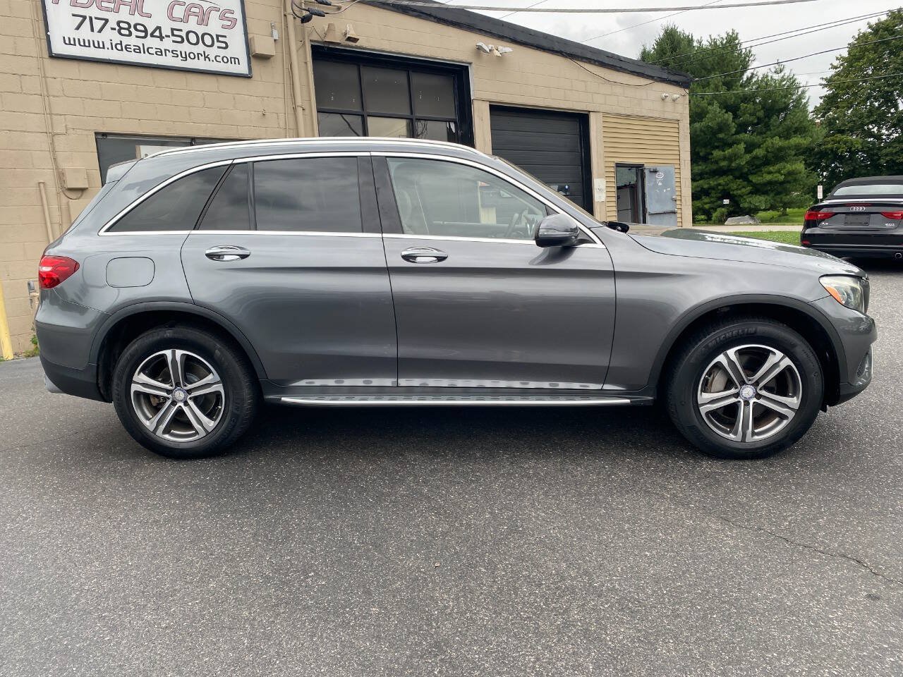 Used 2016 Mercedes-Benz GLC 300 4MATIC image 2