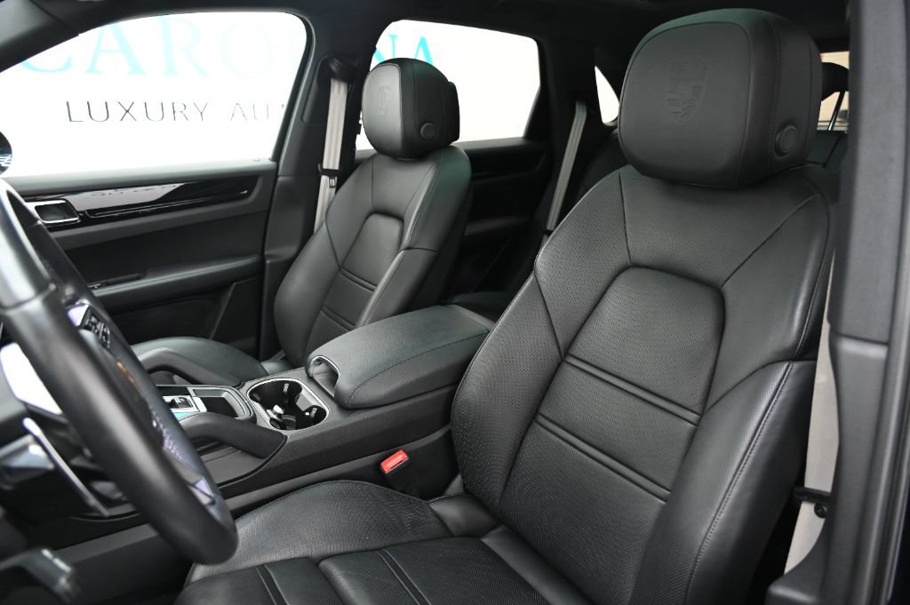 Used 2023 Porsche Cayenne S Platinum AWD/4WD image 18