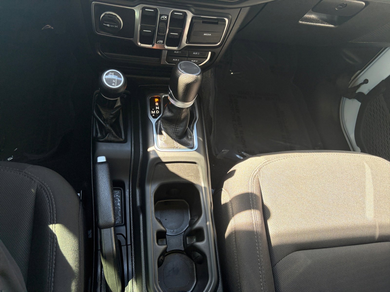 Used 2022 Jeep Gladiator Sport AWD/4WD image 15