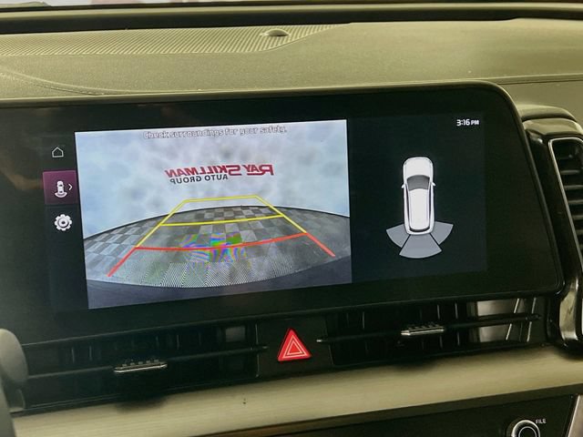 Used 2025 Kia Sportage EX FWD image 19