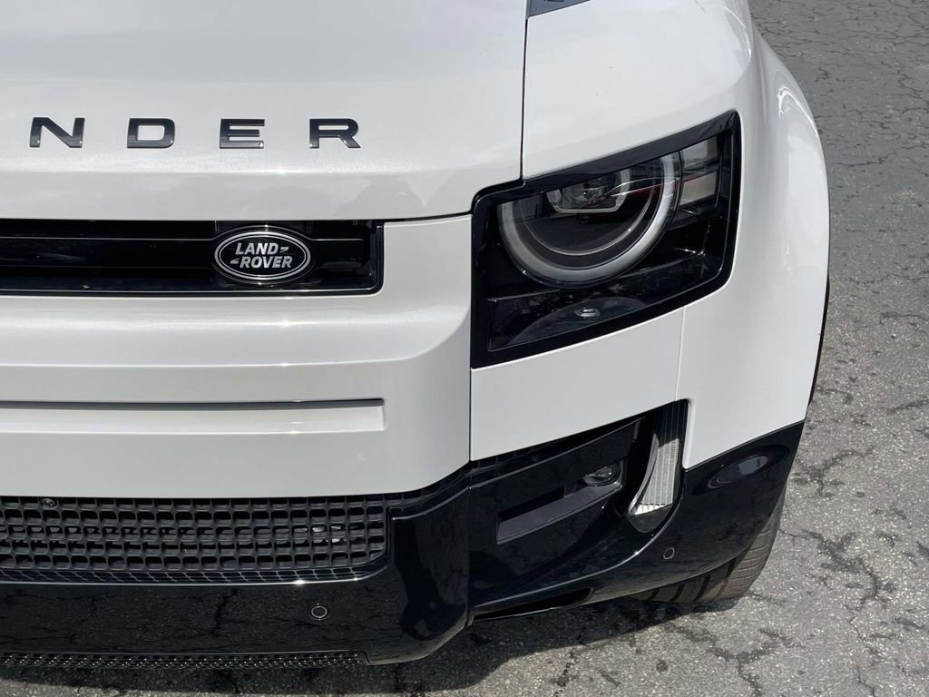 New 2026 Land Rover Defender 130 X-Dynamic SE AWD/4WD image 7