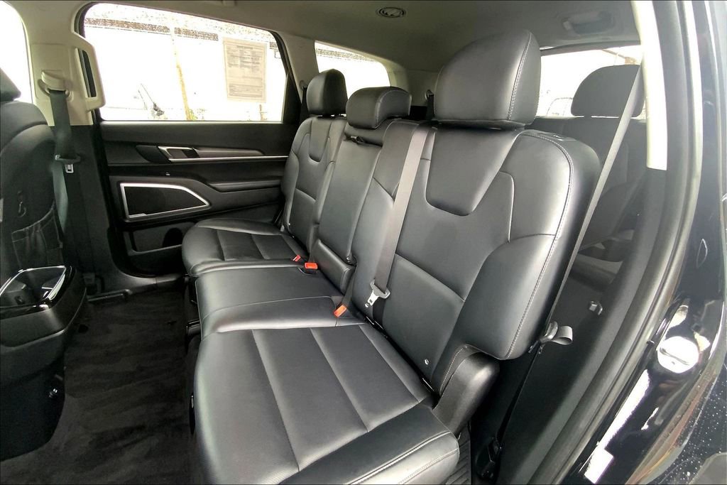 Used 2022 Kia Telluride LX image 20