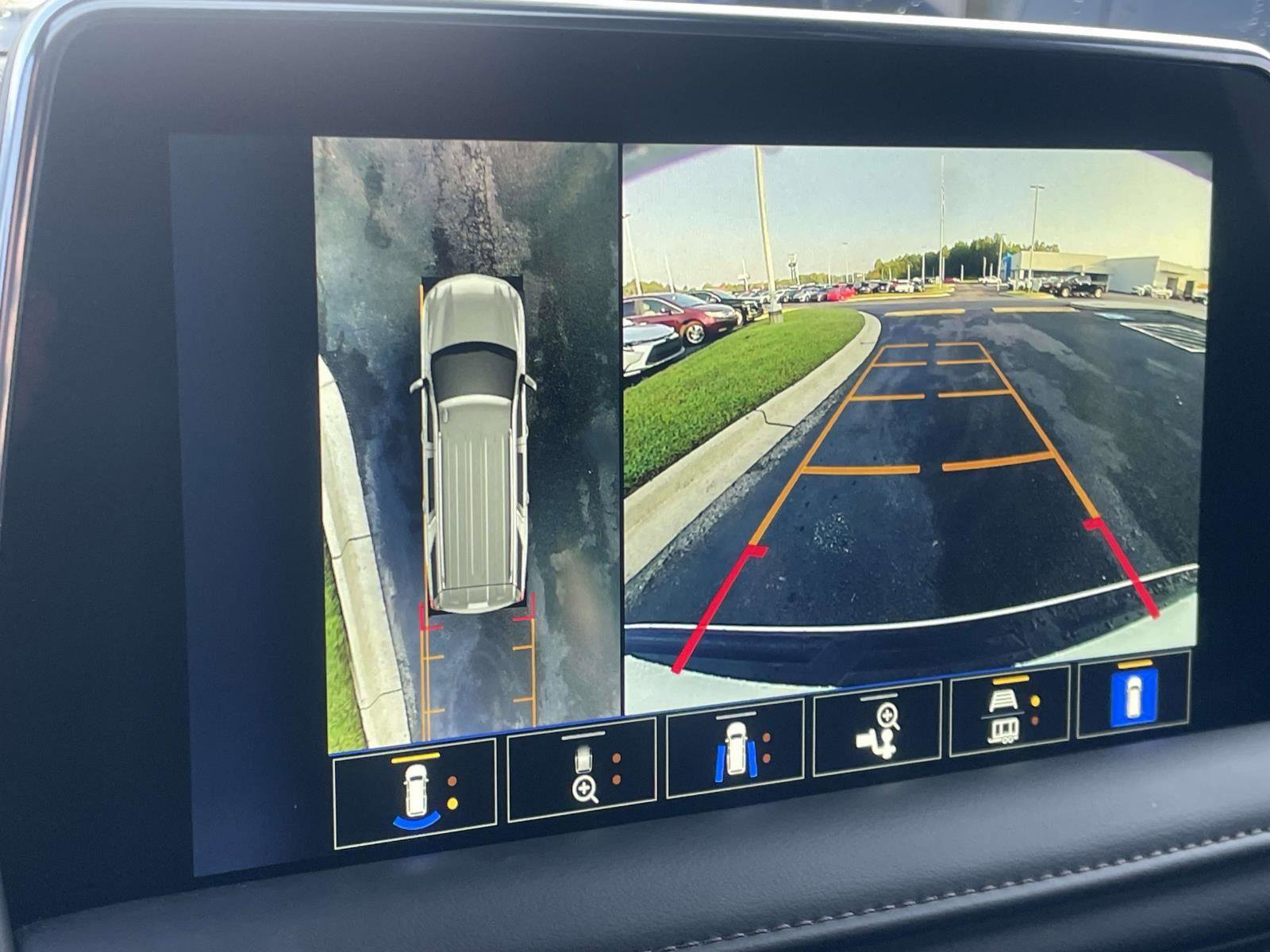 Used 2024 Chevrolet Suburban High Country image 4