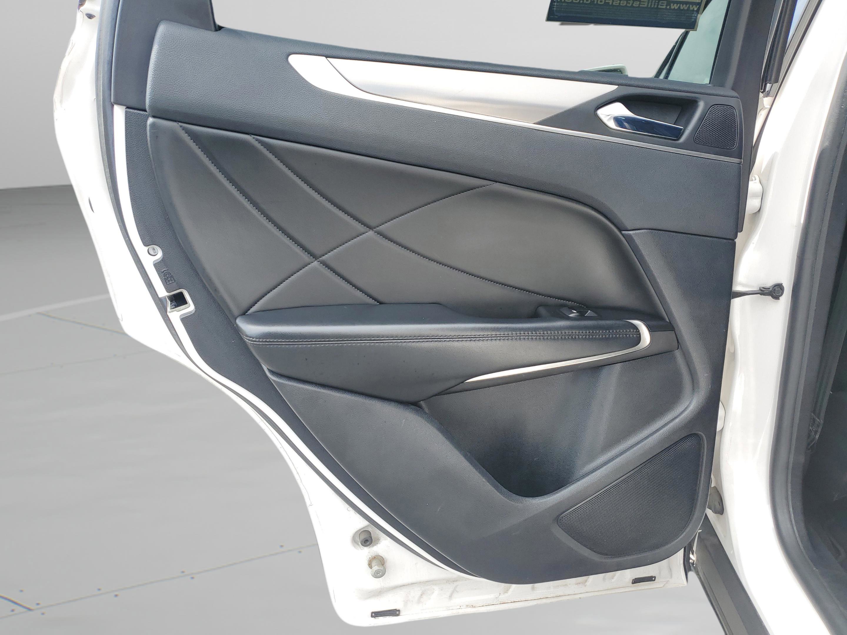 Used 2019 Lincoln MKC Premiere FWD image 14