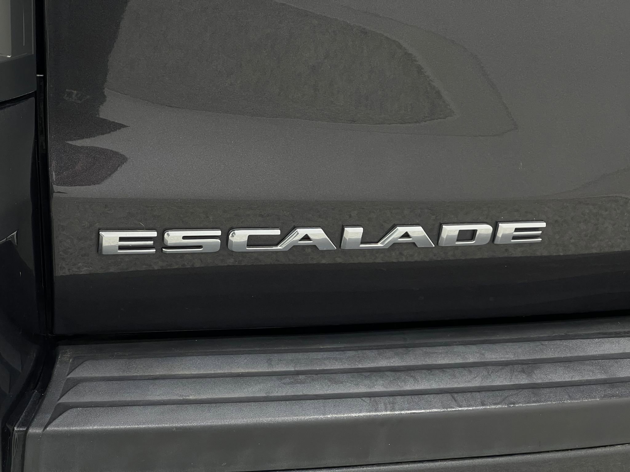 Used 2016 Cadillac Escalade ESV Luxury image 37