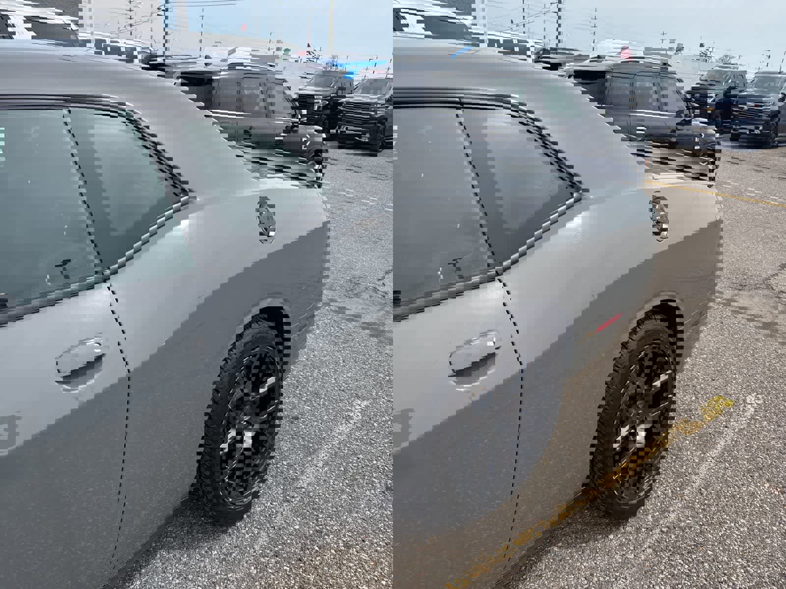 Used 2018 Dodge Challenger R/T RWD image 15