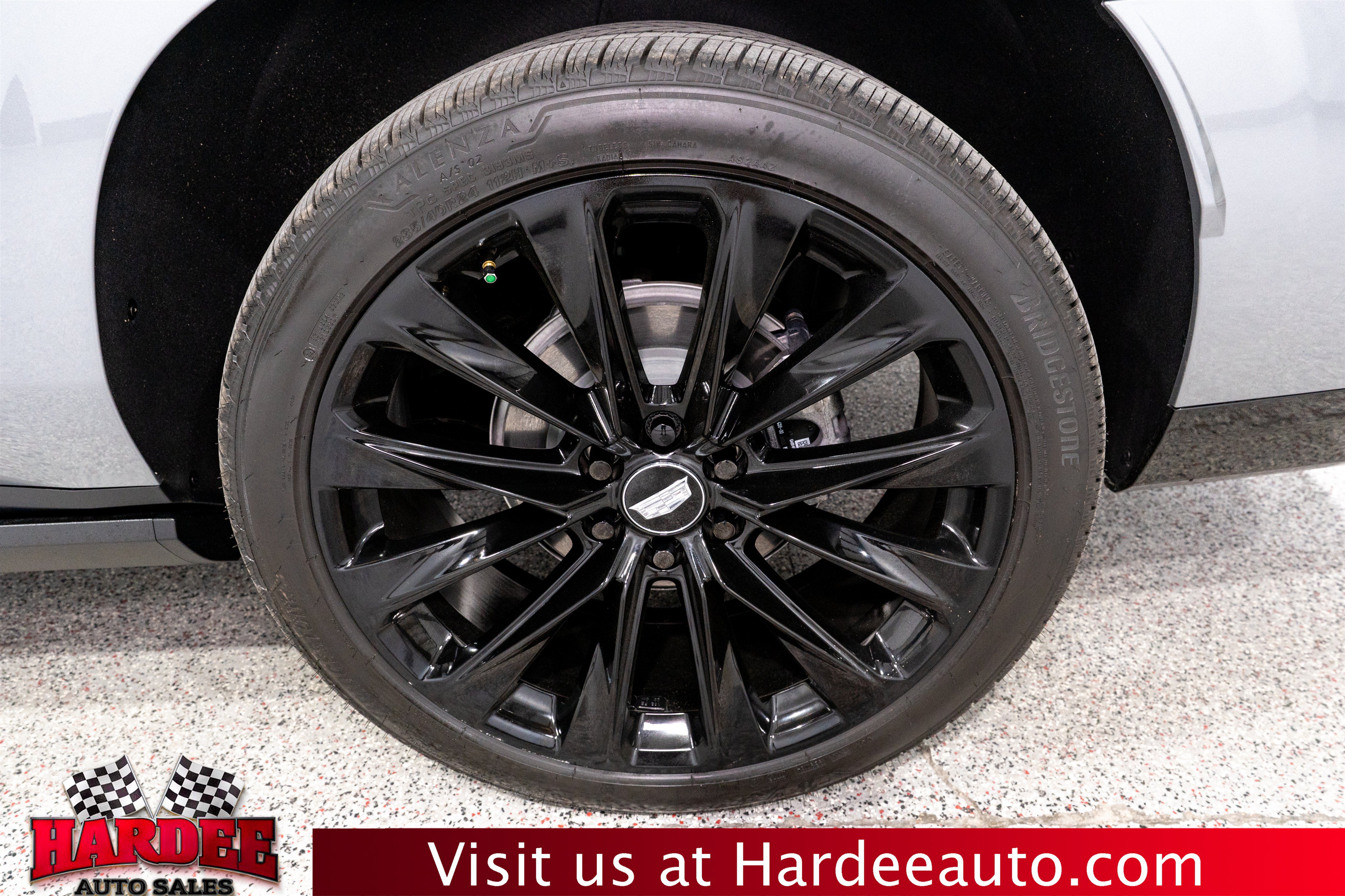 Used 2026 Cadillac Escalade ESV Platinum Sport w/ LPO, ONYX Package AWD/4WD image 10