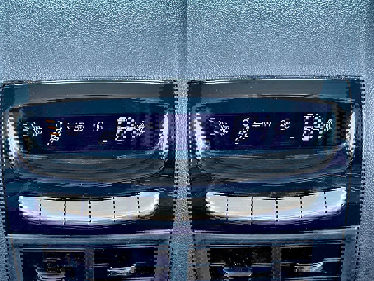 Used 2019 Cadillac XT5 Premium Luxury w/ LPO, Black Ice Package image 22