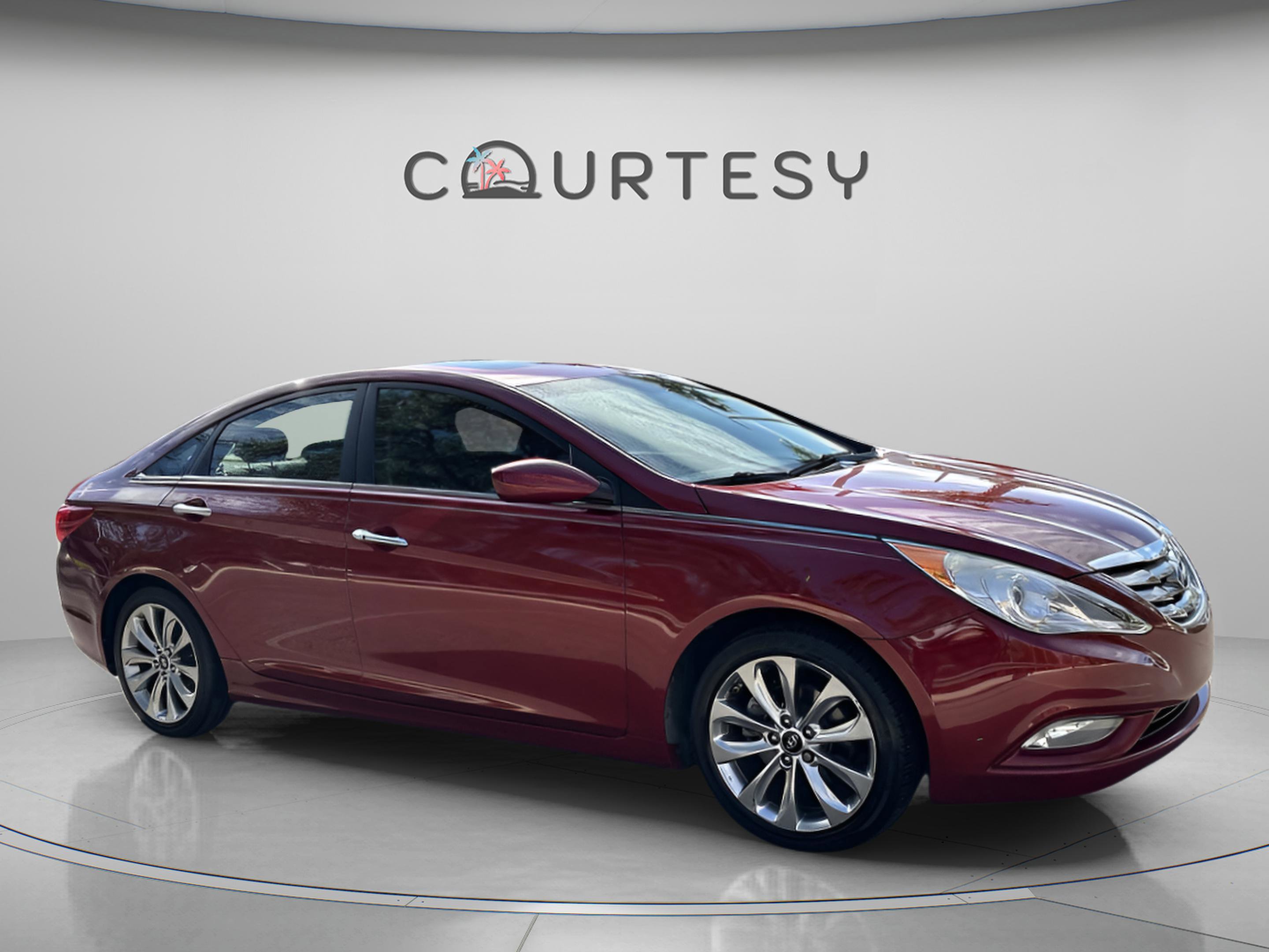 Used 2013 Hyundai Sonata SE w/ Navigation & Sunroof Pkg image 9