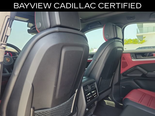 Used 2024 Porsche Cayenne Coupe AWD/4WD image 18
