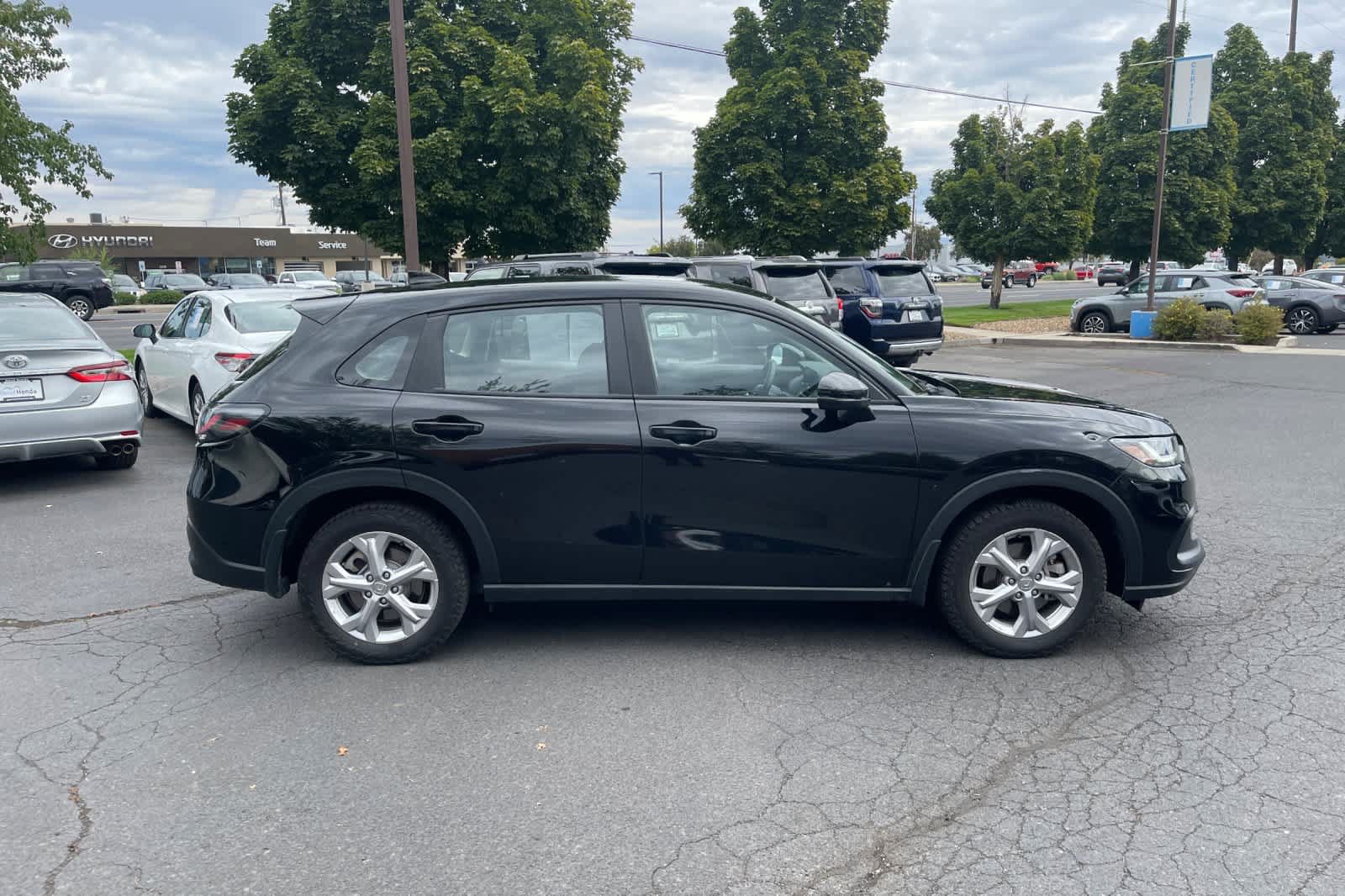 Used 2023 Honda HR-V LX image 6