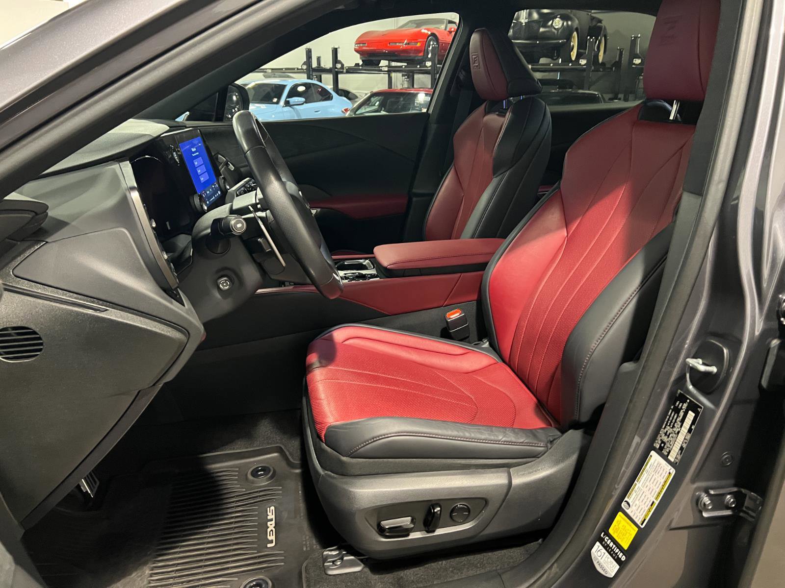 Used 2023 Lexus RX 350 F Sport w/ Accessory Package image 9