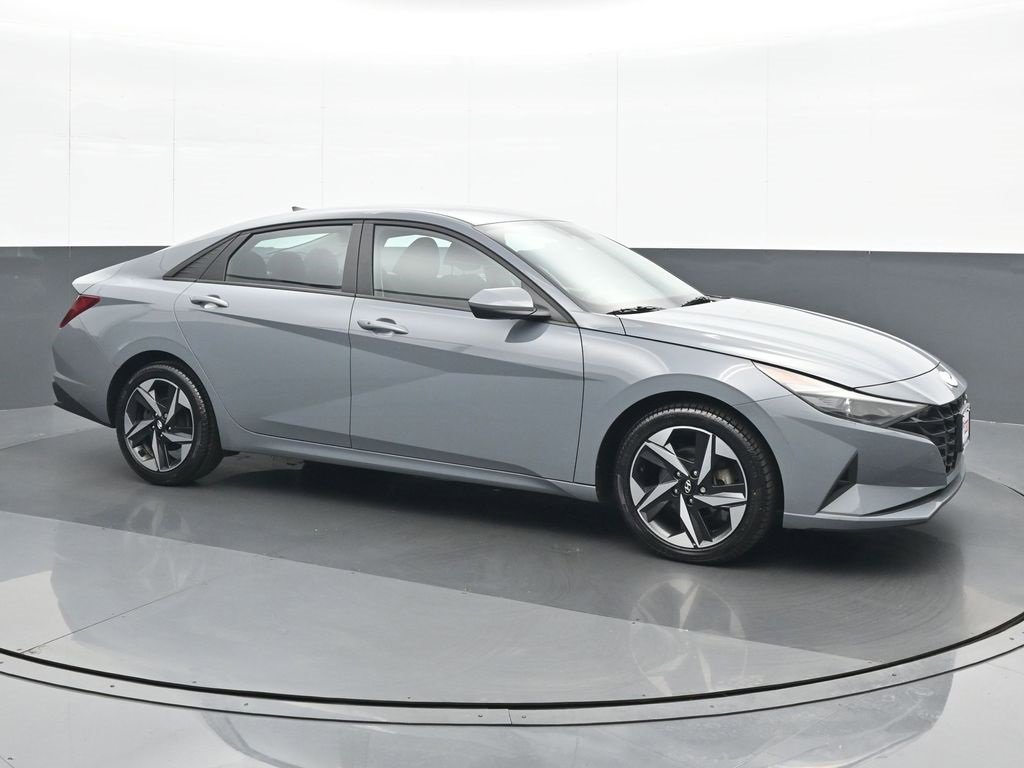 Used 2023 Hyundai Elantra SEL w/ Convenience Package image 8