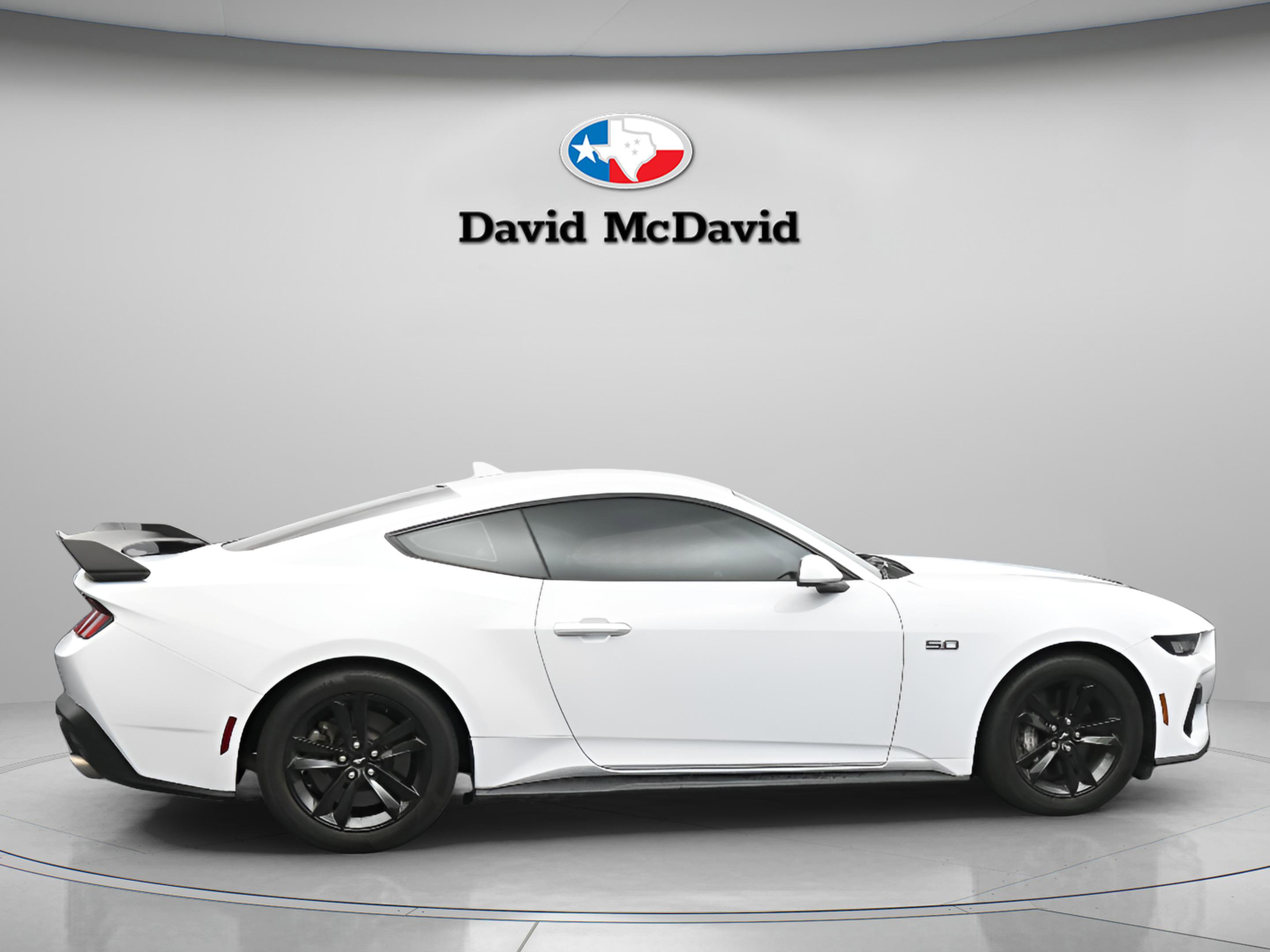Used 2025 Ford Mustang GT RWD image 9
