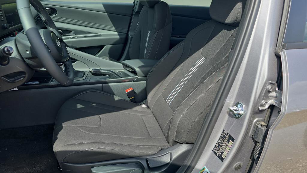 New 2026 Hyundai Elantra Sport FWD image 21