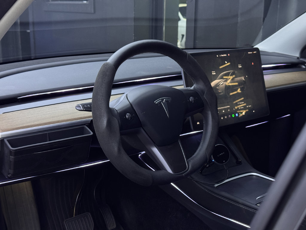 Used 2023 Tesla Model Y Long Range AWD/4WD image 18