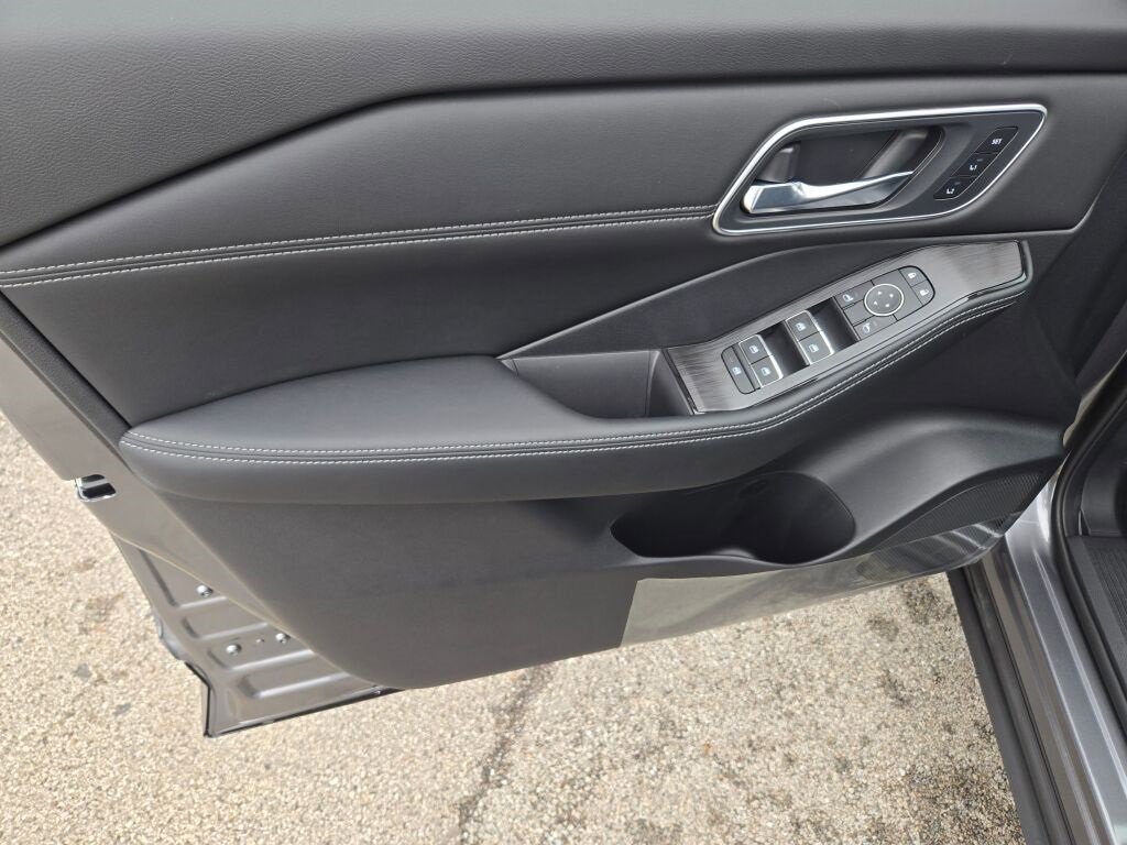 New 2026 Nissan Rogue Platinum w/ Platinum Premium Package image 20