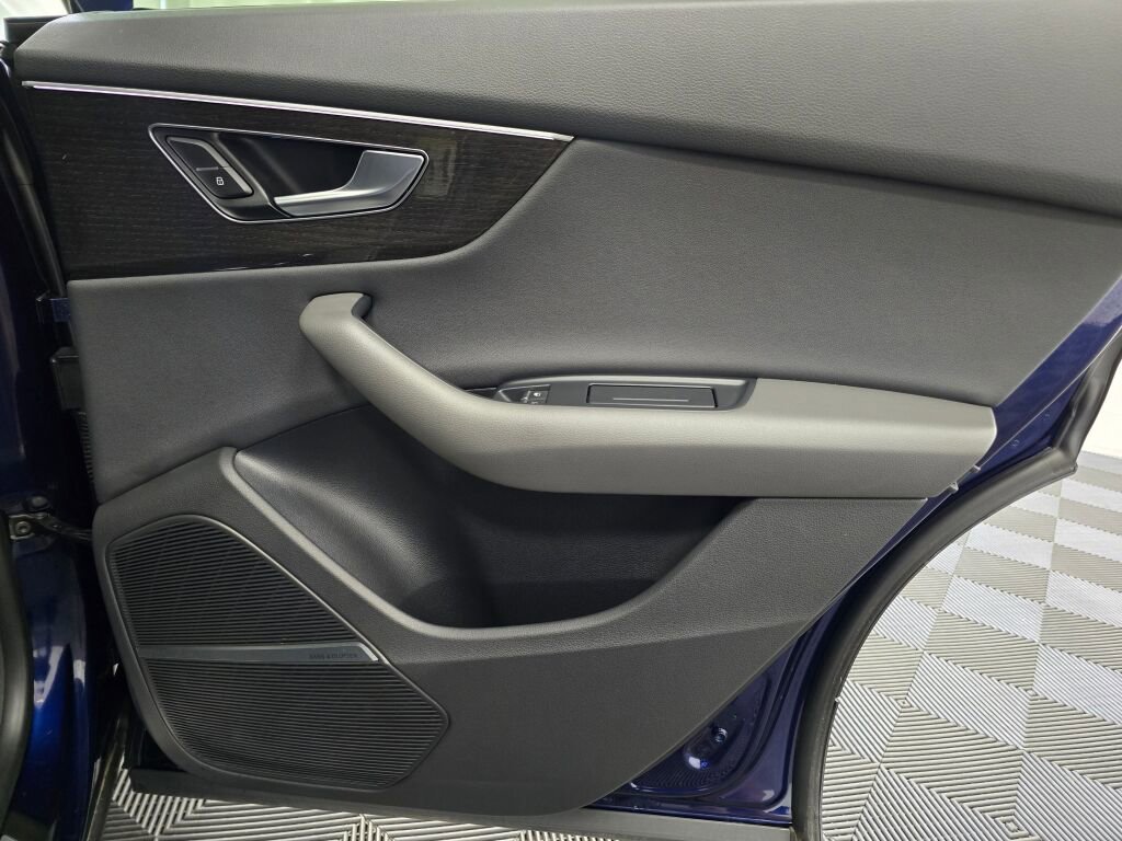 Used 2020 Audi Q8 Prestige image 25