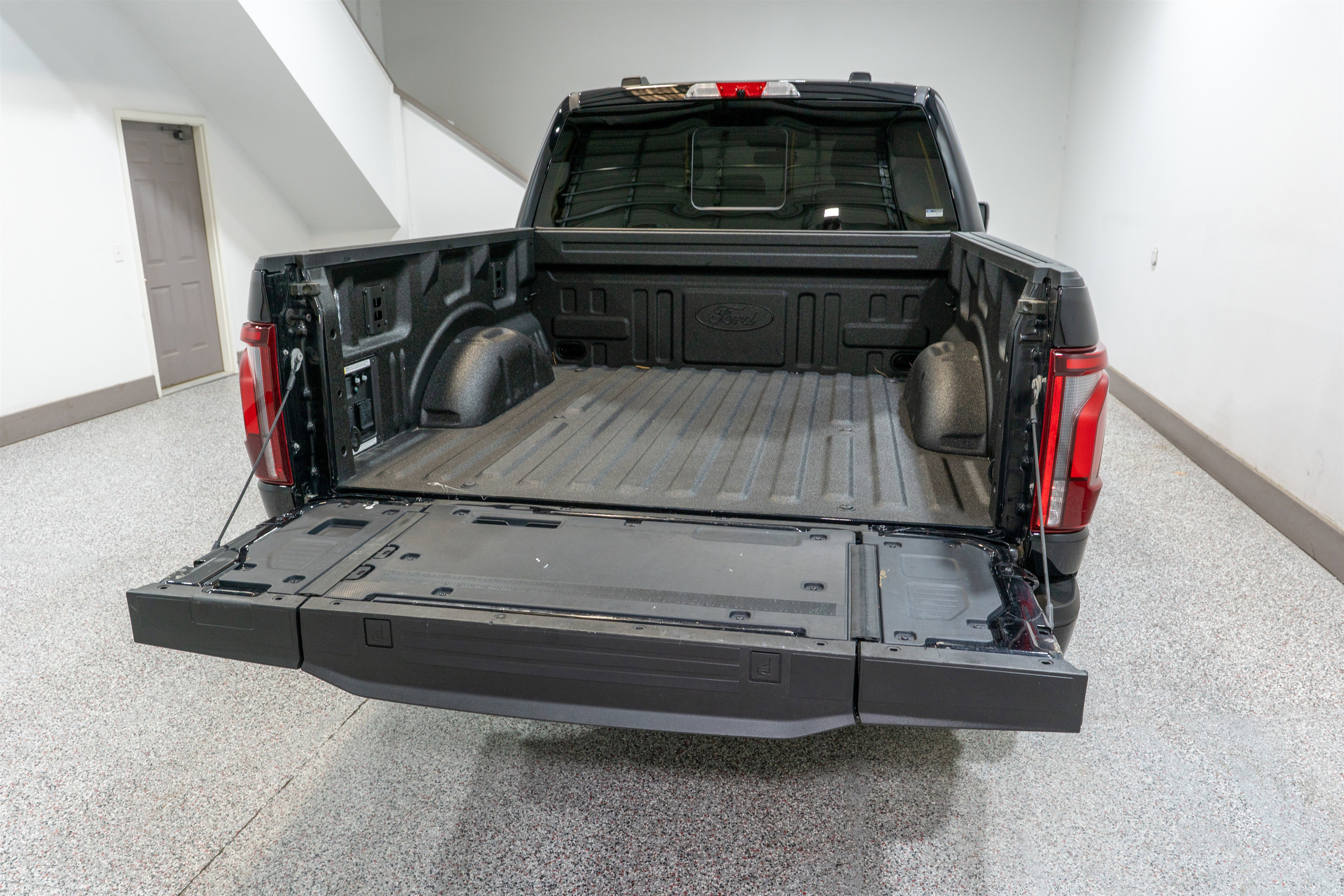 Used 2024 Ford F150 Platinum w/ Equipment Group 703A Plus image 11