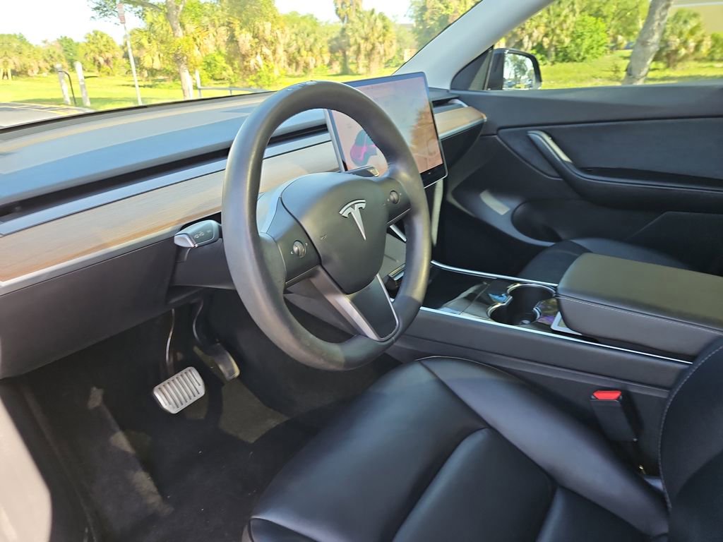 Used 2021 Tesla Model Y Long Range image 12