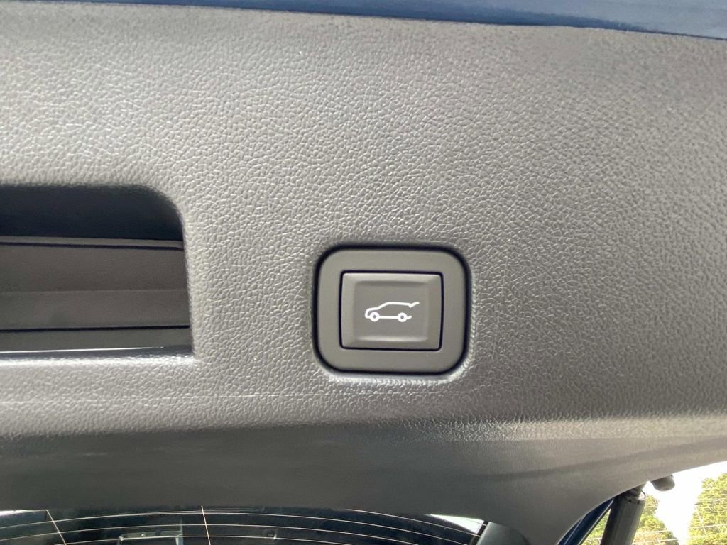 New 2026 Chevrolet Traverse LT w/ Driver Confidence Package image 11