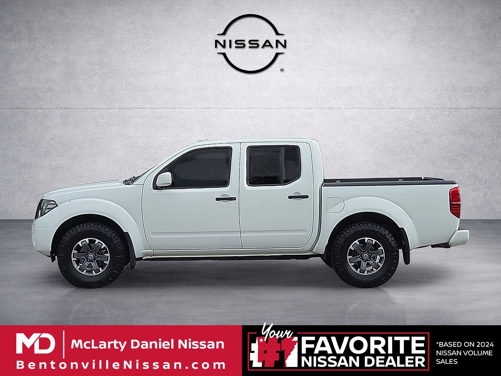 Used 2018 Nissan Frontier PRO-4X AWD/4WD image 3