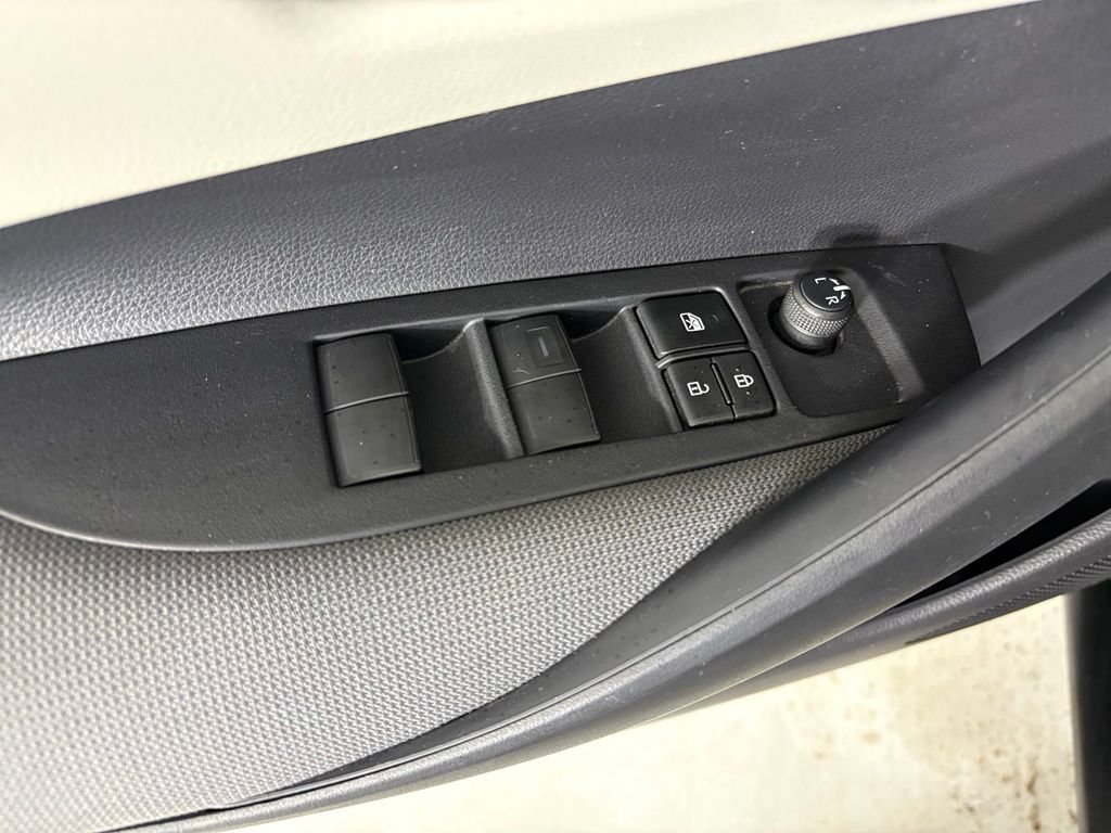 Used 2022 Toyota Corolla LE w/ Carpet Mat Package (TMS) FWD image 15