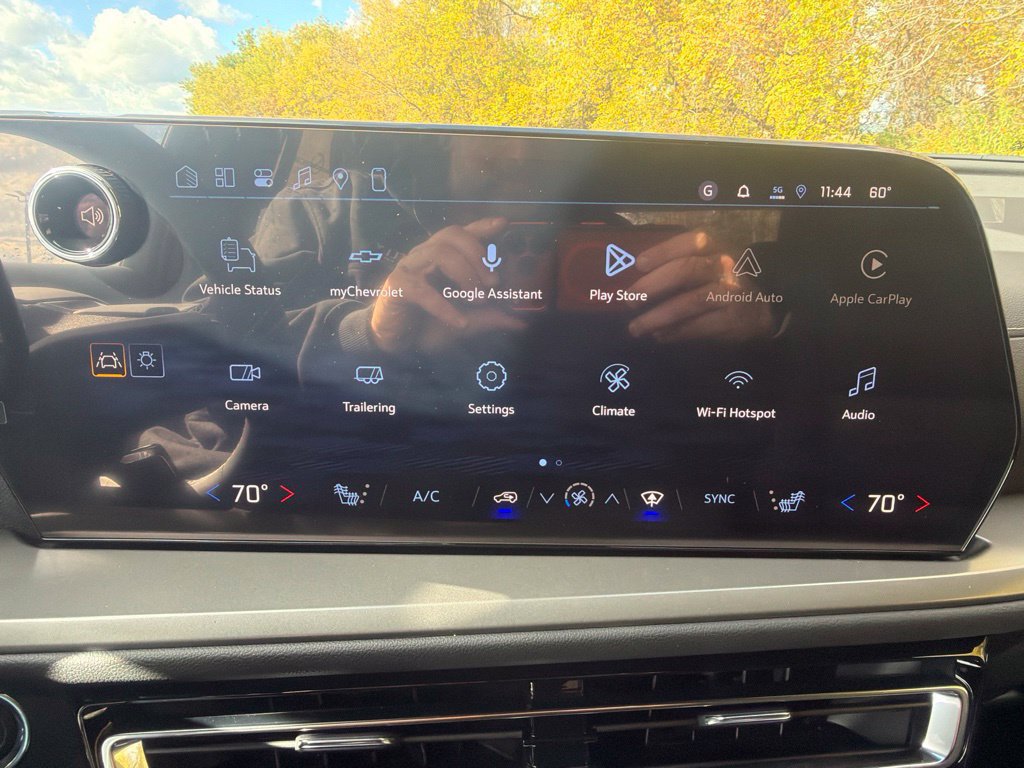 New 2027 Chevrolet Traverse LT AWD/4WD image 24