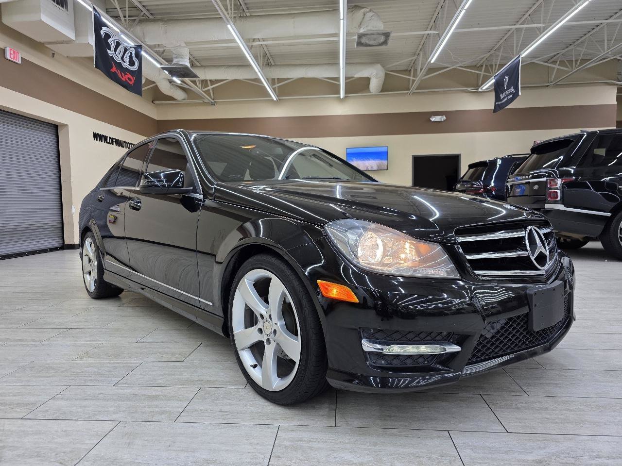 Used 2014 Mercedes-Benz C 250 Sedan w/ Multimedia Package image 4