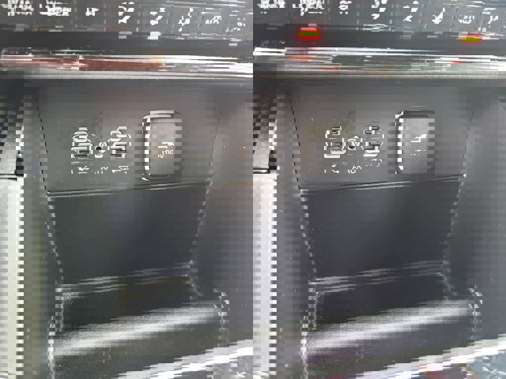 Used 2024 Jeep Grand Cherokee Laredo X image 17