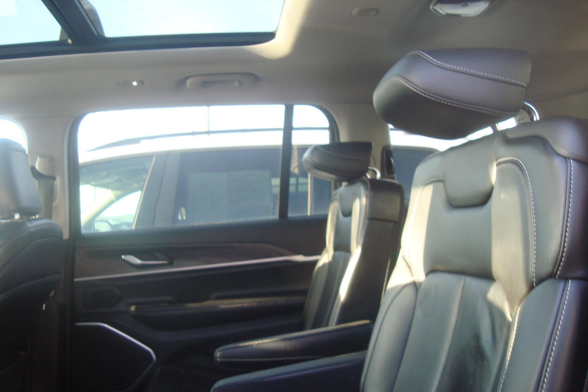 Used 2021 Jeep Grand Cherokee L Limited AWD/4WD image 16