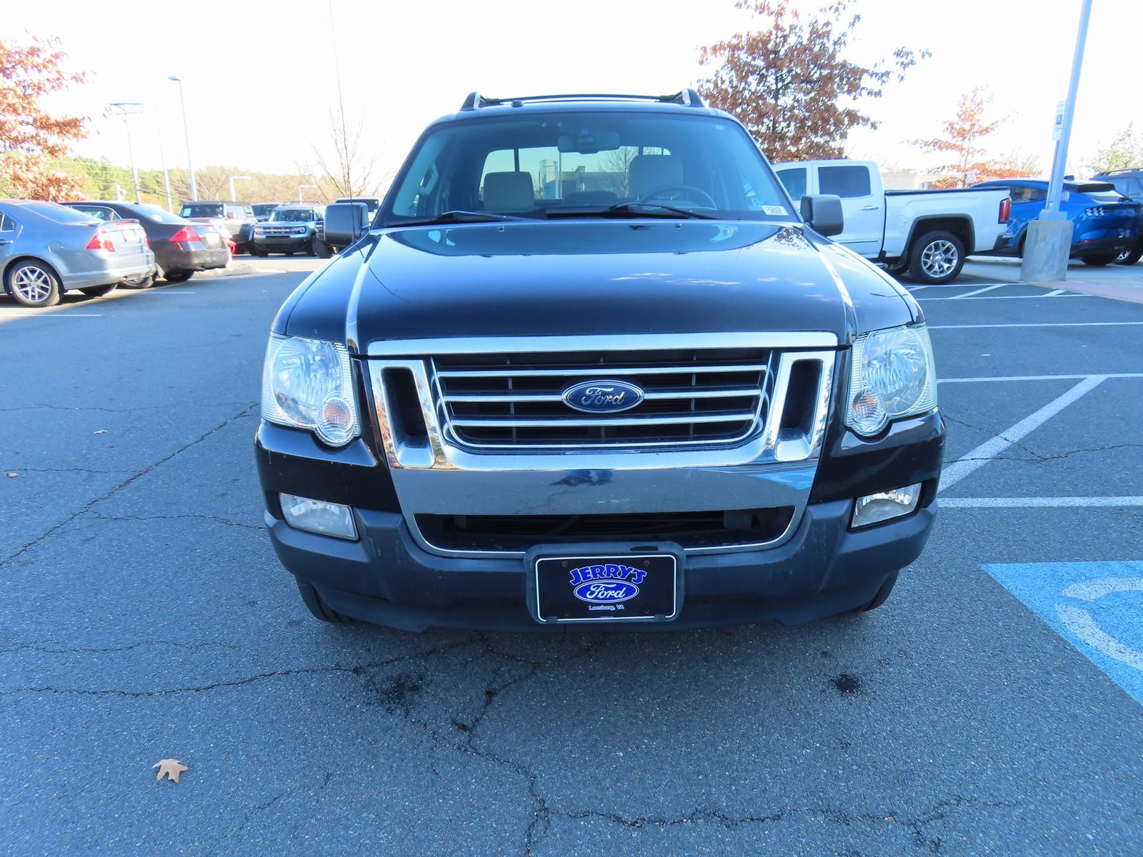 Used 2008 Ford Explorer Sport Trac XLT image 2