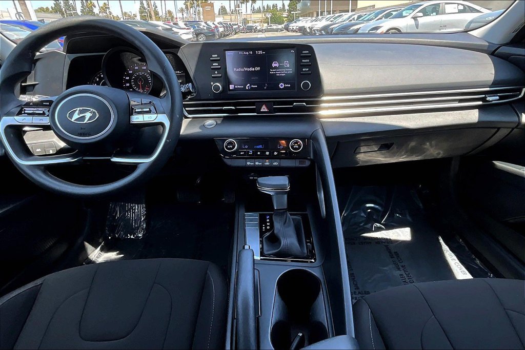 Certified 2023 Hyundai Elantra SEL FWD image 12