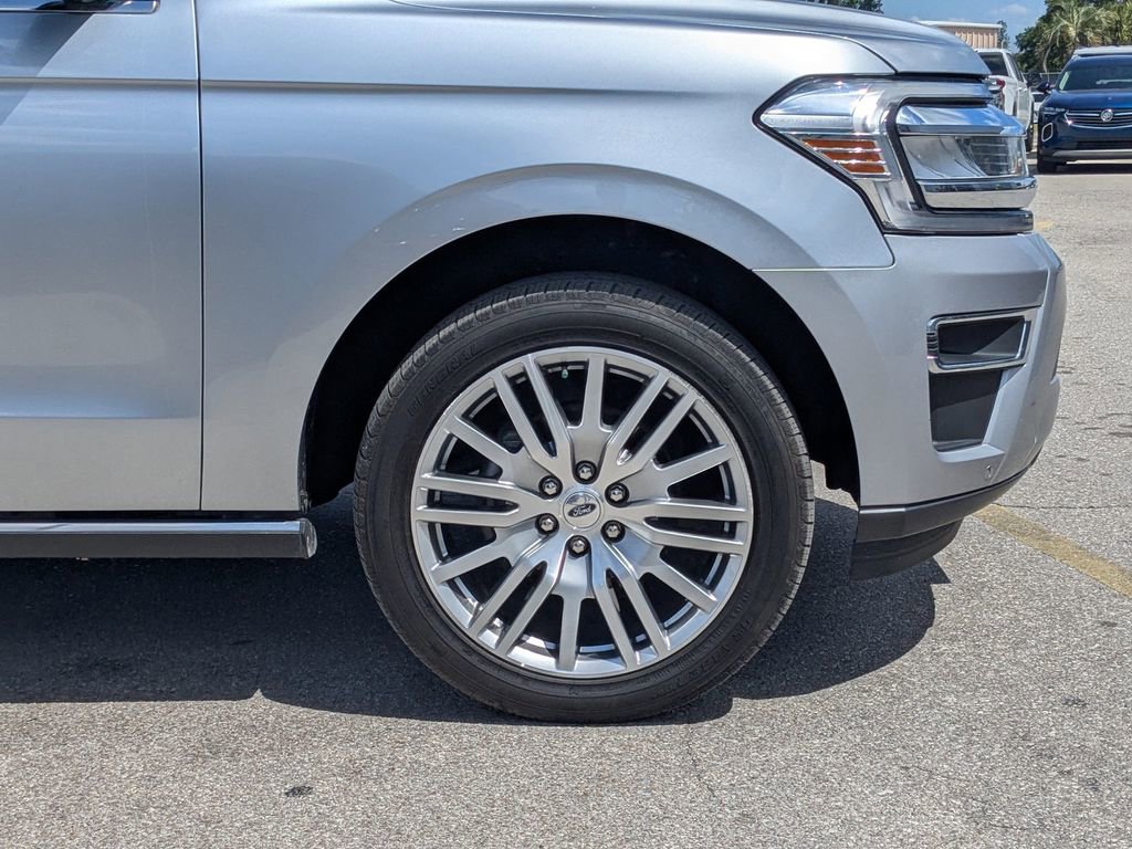 Used 2024 Ford Expedition Limited AWD/4WD image 11
