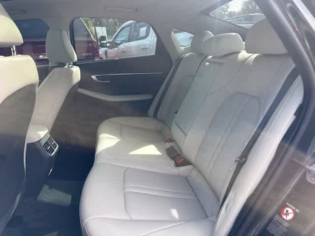 Used 2023 Hyundai Sonata Limited w/ Cargo Package FWD image 10