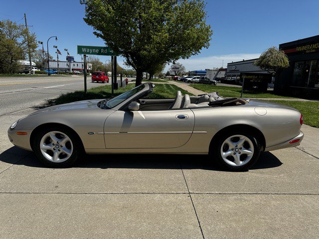 Used 2000 Jaguar XK8 Convertible RWD image 8