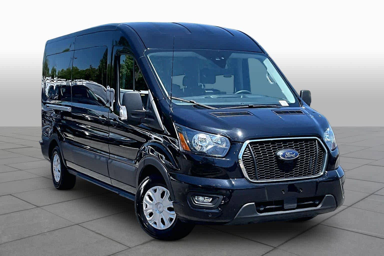 Used 2024 Ford Transit 350 XLT RWD image 3
